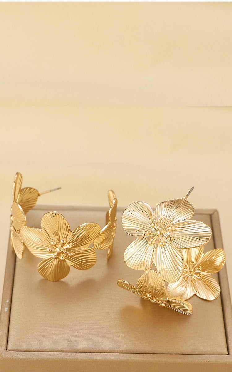 TRIPLE PETAL CHARM EARRINGS